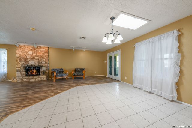 1033 E Live Oak, Schertz, TX 78154