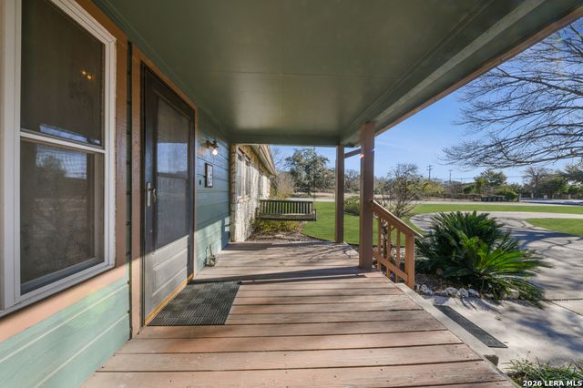 1033 E Live Oak, Schertz, TX 78154