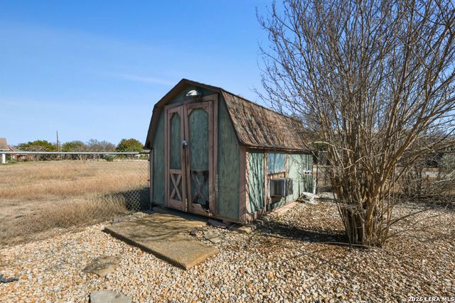 1033 E Live Oak, Schertz, TX 78154