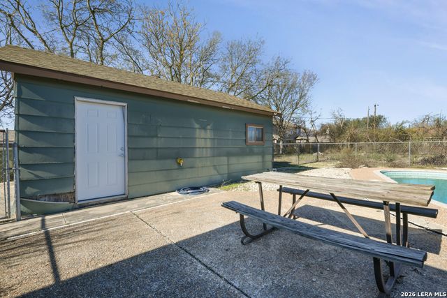 1033 E Live Oak, Schertz, TX 78154