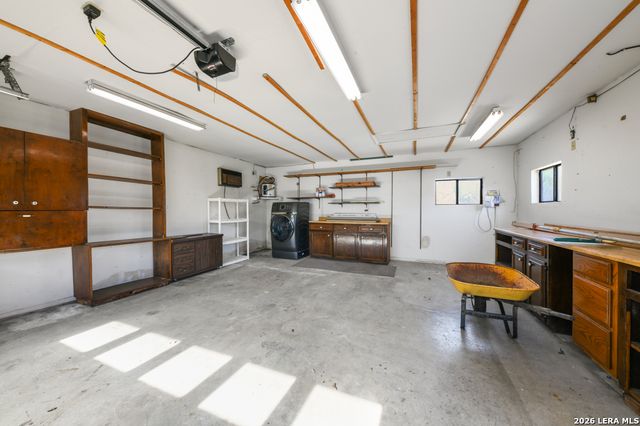 1033 E Live Oak, Schertz, TX 78154