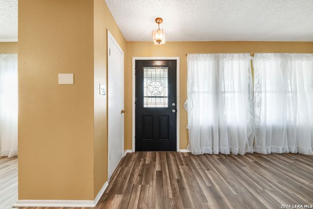 1033 E Live Oak, Schertz, TX 78154