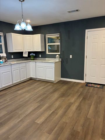 1208 W Tennessee Ave, Midland, TX 79701