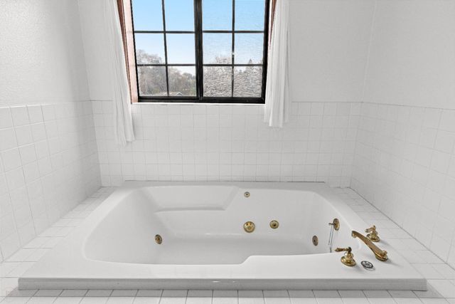 6163 Amande Ct, Stockton, CA 95212