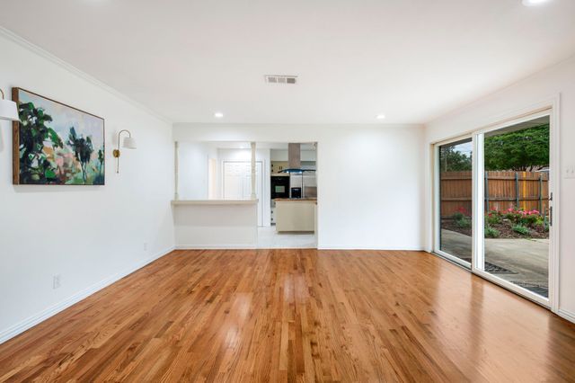 3001 Lavita Lane, Farmers Branch, TX 75234