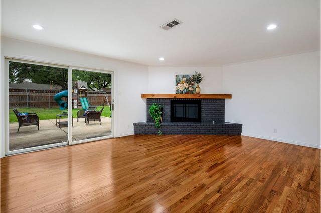 3001 Lavita Lane, Farmers Branch, TX 75234