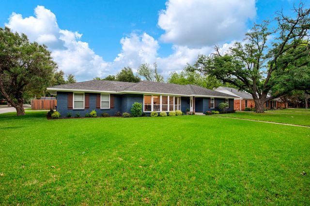 3001 Lavita Lane, Farmers Branch, TX 75234