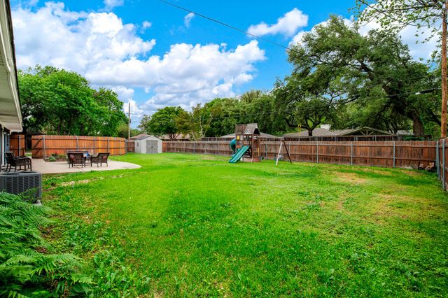 3001 Lavita Lane, Farmers Branch, TX 75234