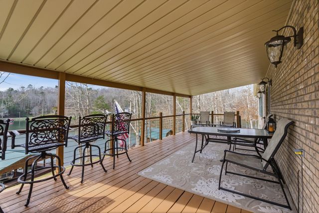 1077 Cliffs Edge Road, East Bernstadt, KY 40729