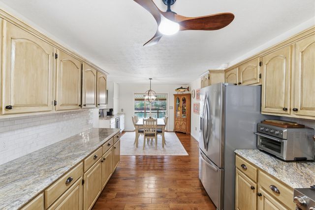 1077 Cliffs Edge Road, East Bernstadt, KY 40729