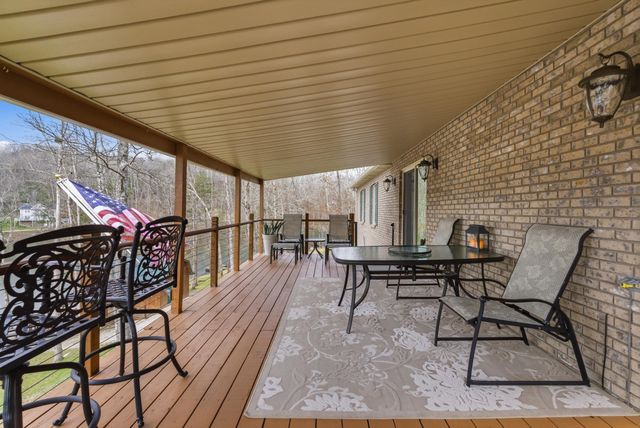 1077 Cliffs Edge Road, East Bernstadt, KY 40729