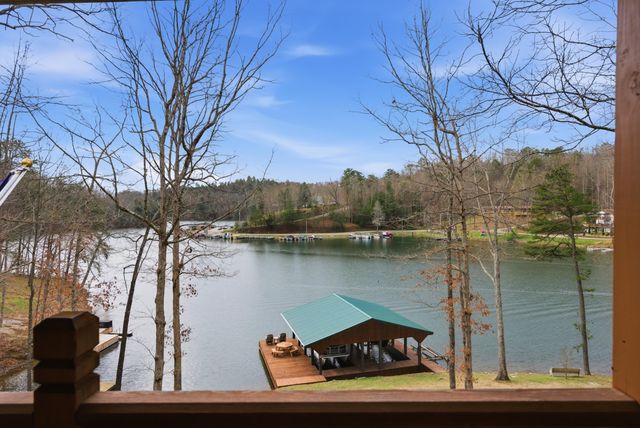 1077 Cliffs Edge Road, East Bernstadt, KY 40729