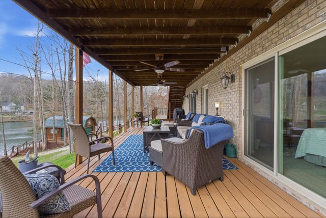1077 Cliffs Edge Road, East Bernstadt, KY 40729