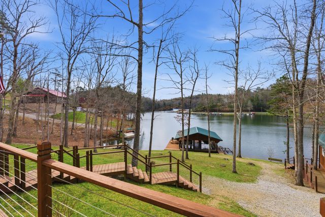 1077 Cliffs Edge Road, East Bernstadt, KY 40729
