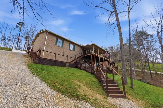 1077 Cliffs Edge Road, East Bernstadt, KY 40729