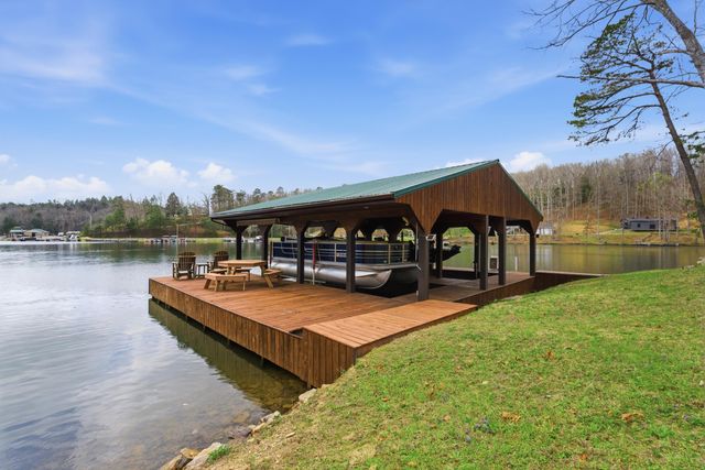 1077 Cliffs Edge Road, East Bernstadt, KY 40729