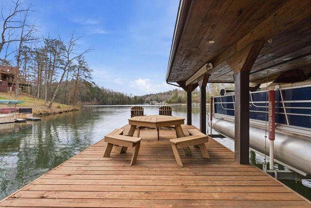 1077 Cliffs Edge Road, East Bernstadt, KY 40729