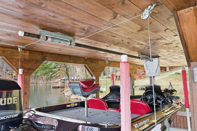 1077 Cliffs Edge Road, East Bernstadt, KY 40729