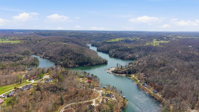 1077 Cliffs Edge Road, East Bernstadt, KY 40729