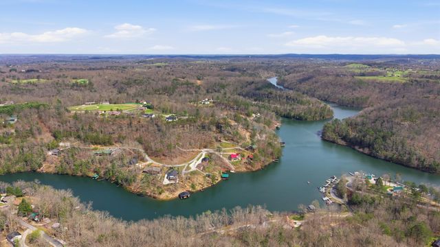 1077 Cliffs Edge Road, East Bernstadt, KY 40729