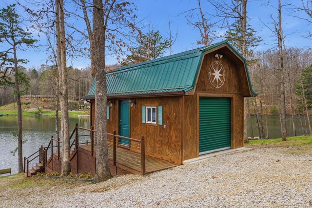 1077 Cliffs Edge Road, East Bernstadt, KY 40729
