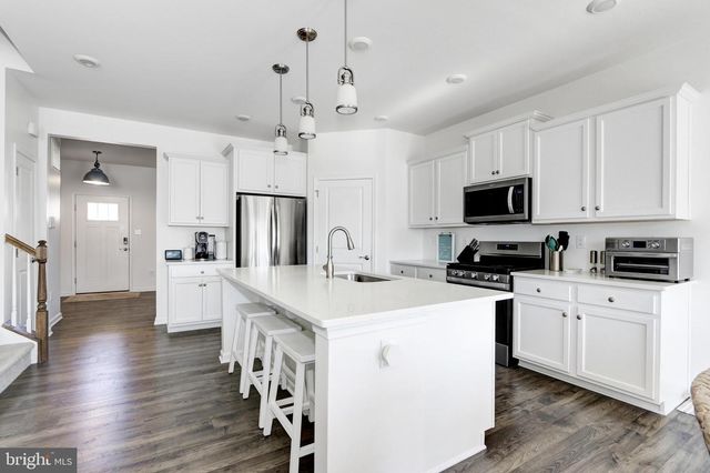 106 LAQUINTA DR, Egg Harbor Township, NJ 08234