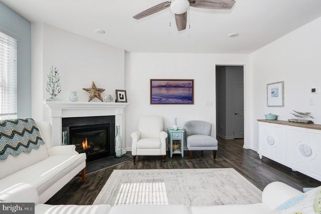 106 LAQUINTA DR, Egg Harbor Township, NJ 08234