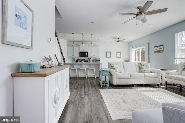 106 LAQUINTA DR, Egg Harbor Township, NJ 08234