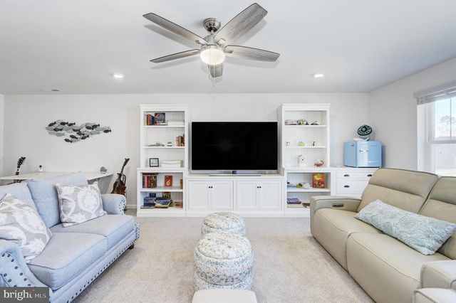 106 LAQUINTA DR, Egg Harbor Township, NJ 08234