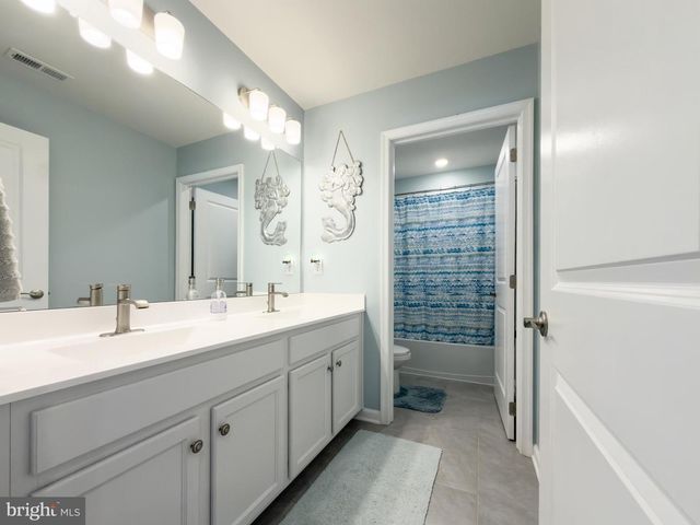 106 LAQUINTA DR, Egg Harbor Township, NJ 08234