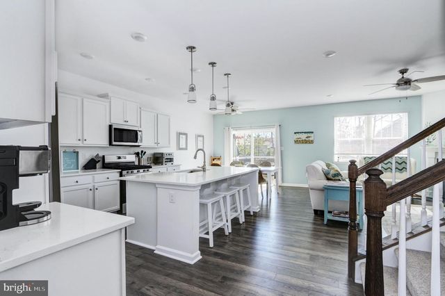 106 LAQUINTA DR, Egg Harbor Township, NJ 08234