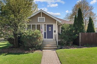 241 E Terra Cotta Avenue, Crystal Lake, IL 60014