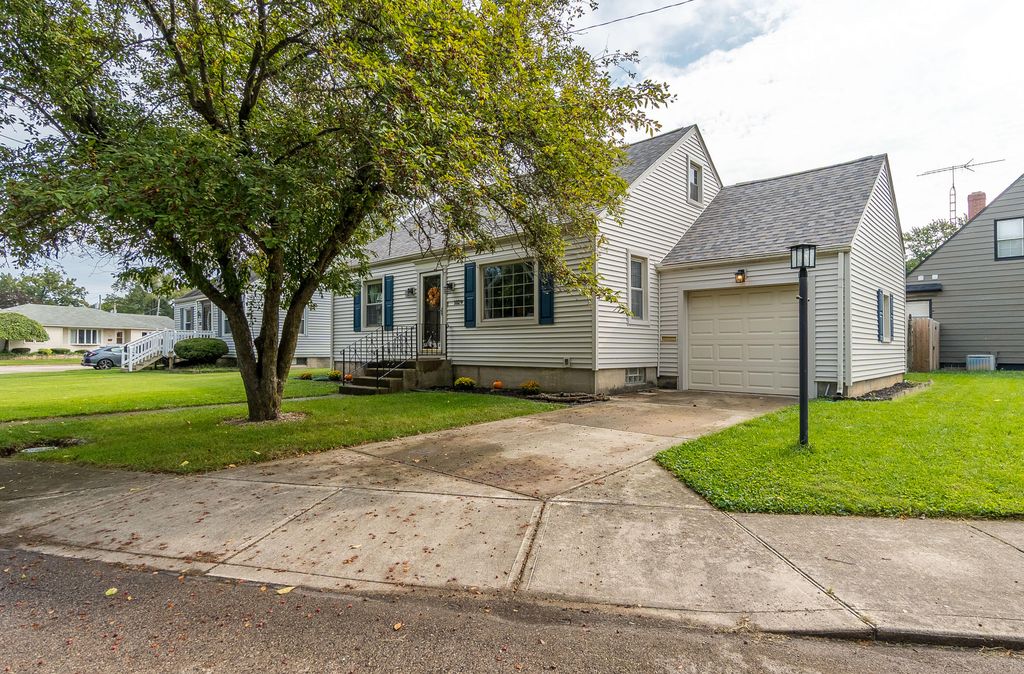 1029 S Mayfair Road 1029 S Mayfair Road, Troy, OH 45373