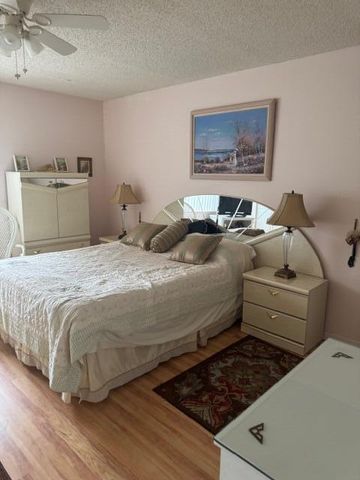 409 Pine Glen Lane A-1, Greenacres, FL 33463