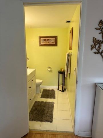 409 Pine Glen Lane A-1, Greenacres, FL 33463