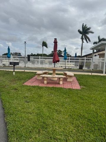 409 Pine Glen Lane A-1, Greenacres, FL 33463