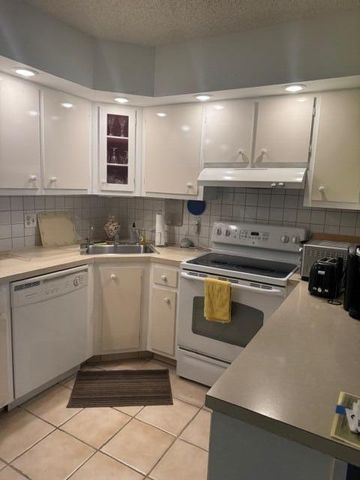 409 Pine Glen Lane A-1, Greenacres, FL 33463