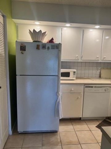 409 Pine Glen Lane A-1, Greenacres, FL 33463