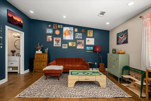 374 South St, Northampton, MA 01060