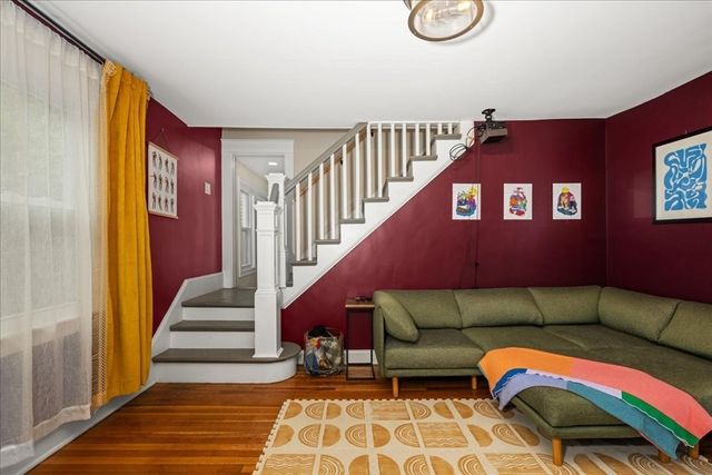 374 South St, Northampton, MA 01060