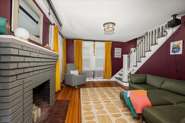 374 South St, Northampton, MA 01060