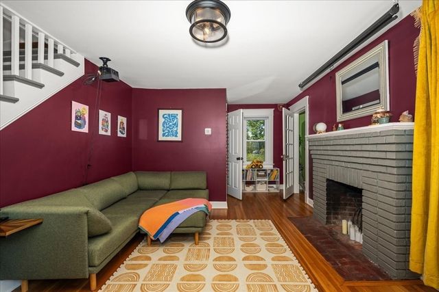 374 South St, Northampton, MA 01060