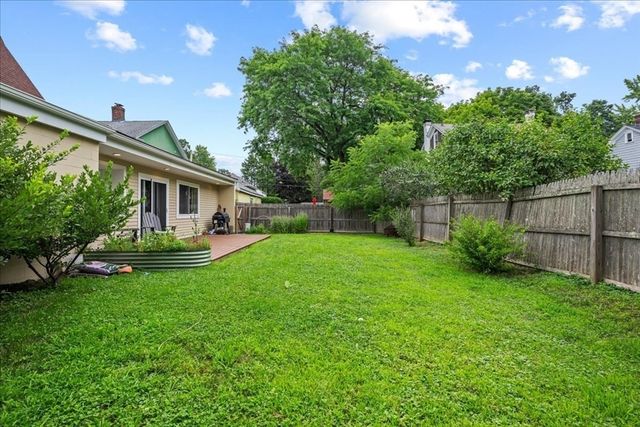 374 South St, Northampton, MA 01060