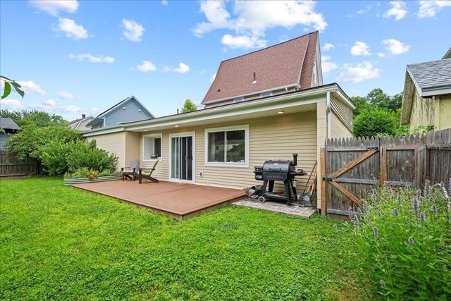 374 South St, Northampton, MA 01060