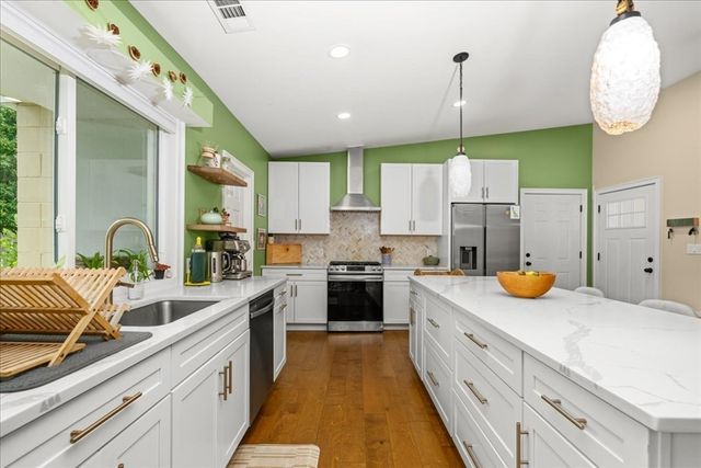 374 South St, Northampton, MA 01060