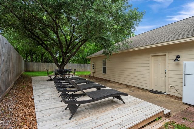 613 Townplace Drive, College Station, TX 77840