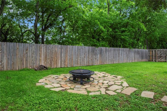 613 Townplace Drive, College Station, TX 77840