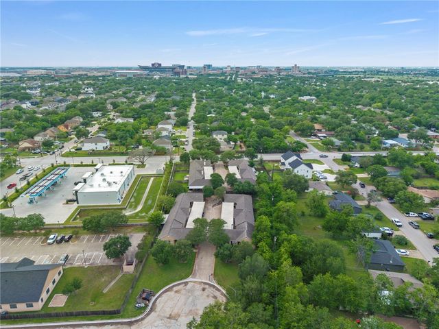 613 Townplace Drive, College Station, TX 77840