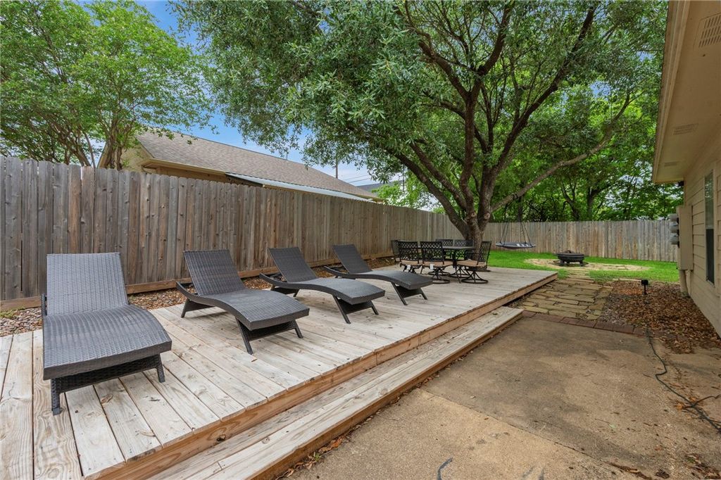 613 Townplace Drive, College Station, TX 77840