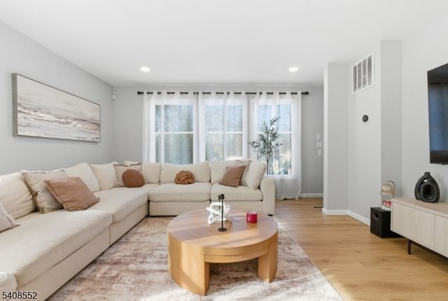 408 Main St, Hope Twp., NJ 07825